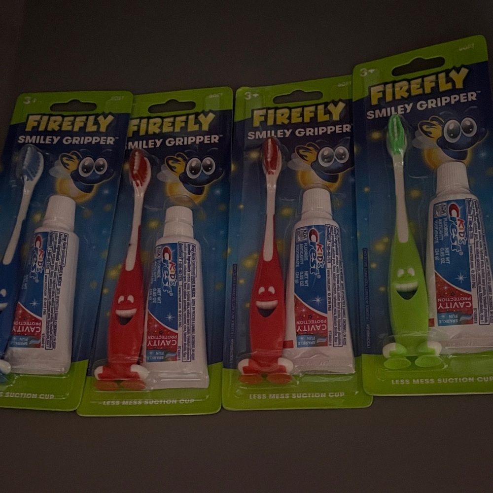 Smiley Gripper Toothbrush Set bundle